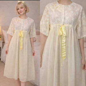 Vintage Eyeful by The Flaums Lord & Taylor Yellow Chiffon Lace Robe Peignor Sz M